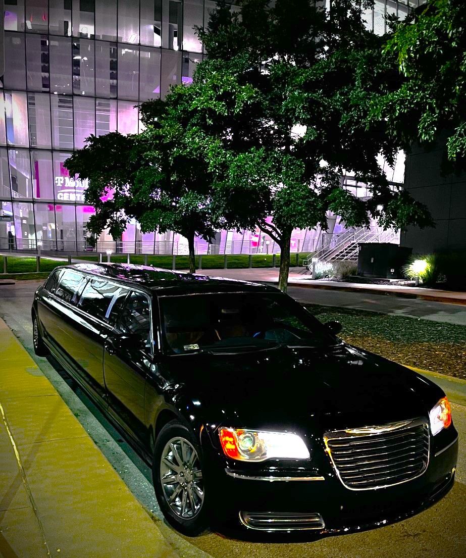 Chrysler 300 Limo - Executive - Custom Limousine Kansas City