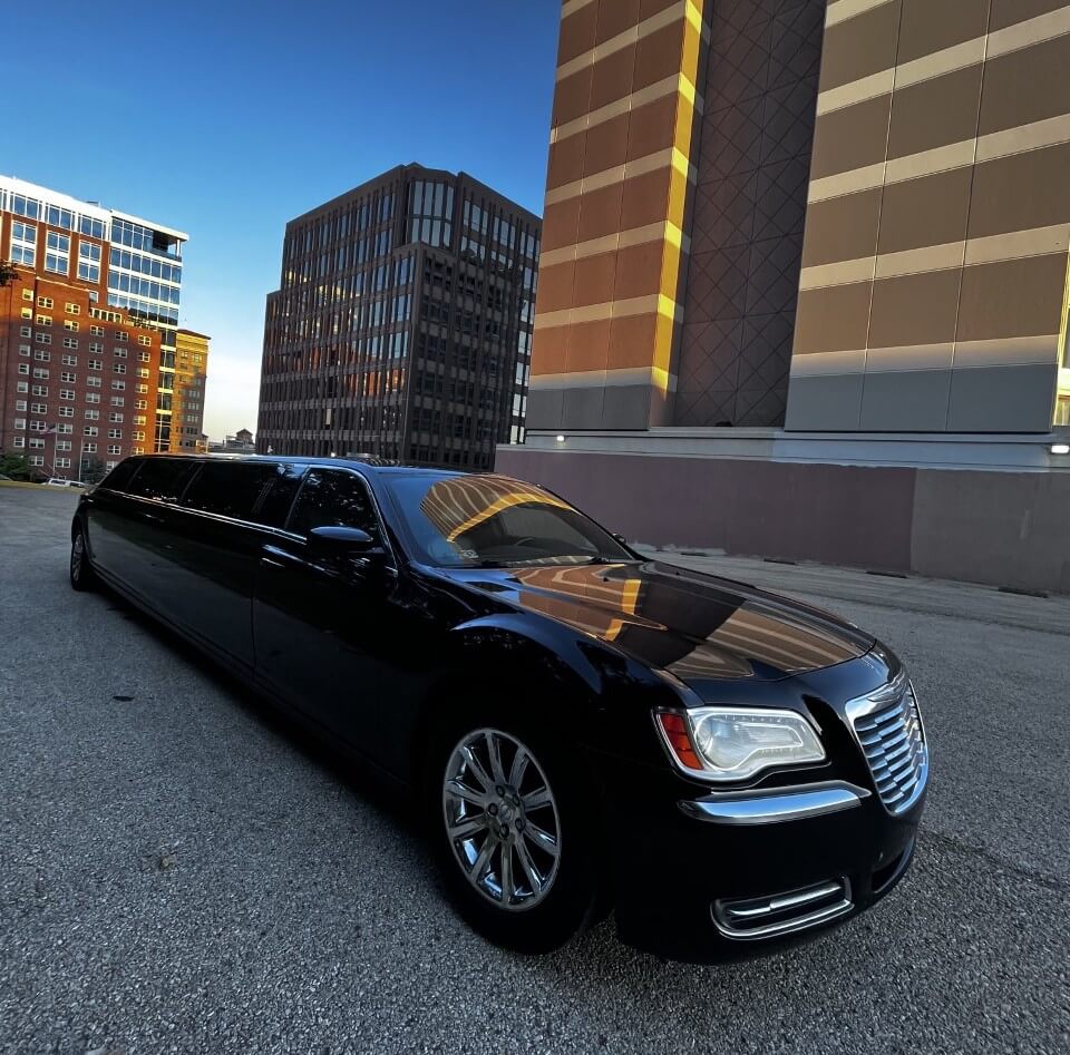 Chrysler 300 Limo - Davinci - Custom Limousine Kansas City