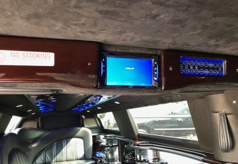 Chrysler 300 Limo - Davinci - Custom Limousine Kansas City