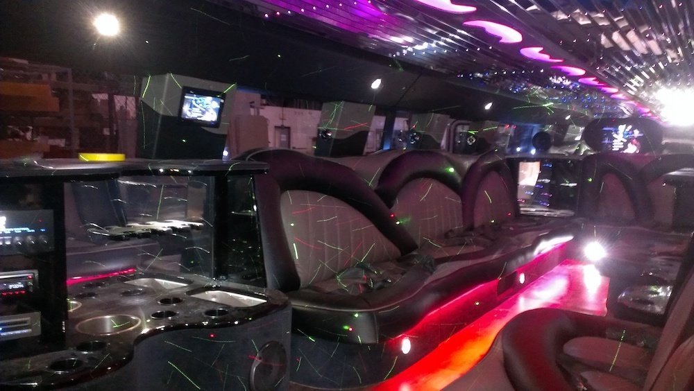 H2 Hummer Limo - Custom Limousine Kansas City