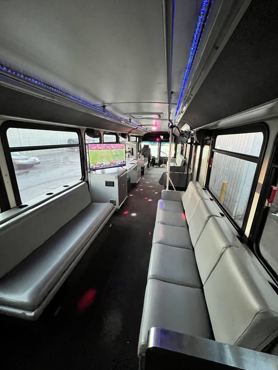 amily Christmas lights tour in luxury limo Olathe KS